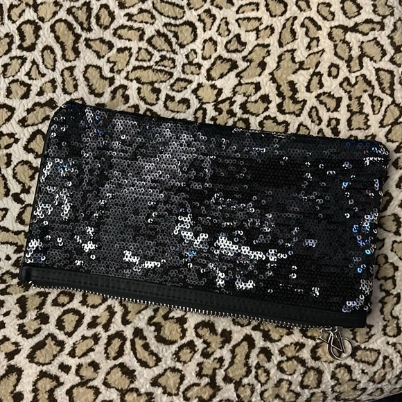 Victoria’s Secret sequin clutch in black, but has a shimmer of silver - Picture 3 of 8
